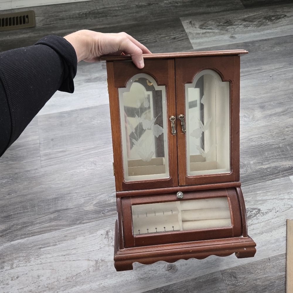 Grannycore Elegant Wooden Jewelry Box with Glass Doors